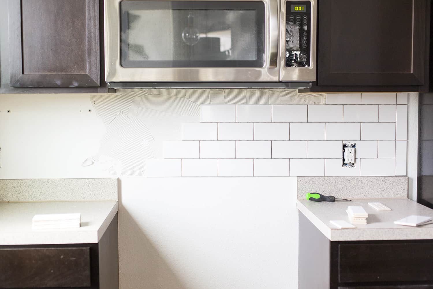 New Kitchen Backsplash & White Walls